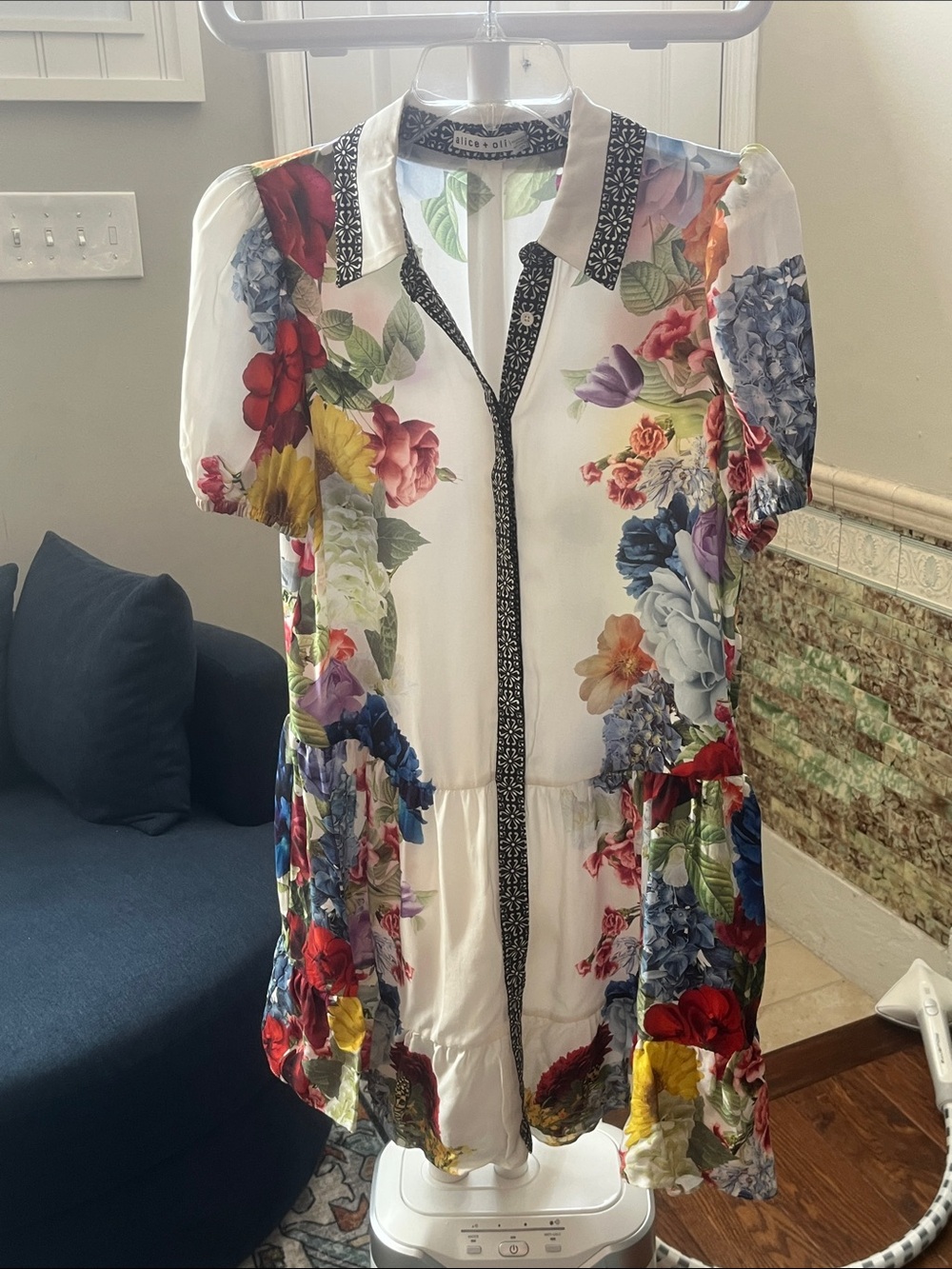 Alice and Olivia Claire Floral-print Cupro-twill Mini Shirt Dress In Multi